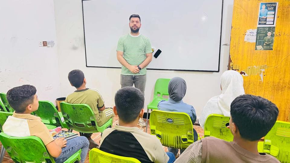 على بركة الله تعالى 
افتتاح دورة اللغة الانكليزية 
للصف السادس الابتدائي 
للعام الدراسي 2027/2026

 اوقات المحاضرات : 

المجموعة الأولى 
الاحد و الثلاثاء والخميس الساعة الخامسة عصراً 

مكان الدورة : قاعة الاستاذ عباس بدر في حي الصدر 

تتضمن الدورة ما يلي : 
🌷 شرح مبسط ومفصل للقطع والقواعد والتمارين وفق المنهج الجديد 
🌷حل جميع الأسئلة الوزارية 
🌷اختبارات يومية وشهرية  ومتابعة مستمرة للتلاميذ 
🌷اكمال المادة ثلاث مرات لغاية يوم الامتحان الوزاري

ما يزال باب الانظمام مفتوح للتلاميذ الجدد 

للاستفسار الاتصال 
***********

للانظمام الى قناة تبليغات الدورة عبر التلكرام
https://t.me/+Jp5gFRp4nCtkYjUy
