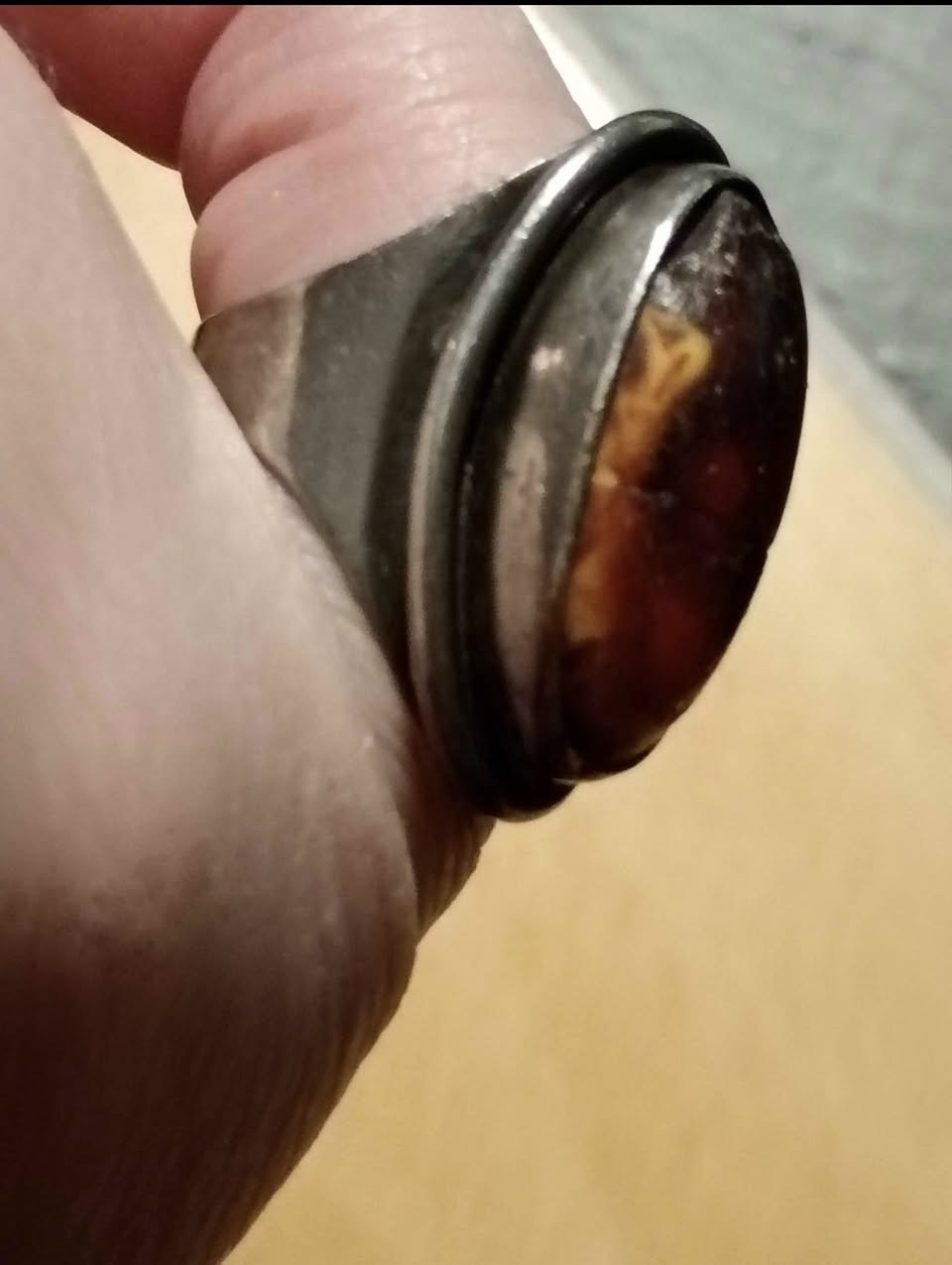 خاتم قديم (فينتج) مزين بحجر كهرمان بلطيقي حر وطبيعي ١٠٠٪؜ كبير، يعود إلى ما قبل عام 1960، مصنوع من فضة استرليني عيار 925، المقاس 56


**إذا كنت صاحب هذا الإعلان وتريد حذفه لأي سبب، رجاءا أرسل رسالة إلى الدعم الفني**