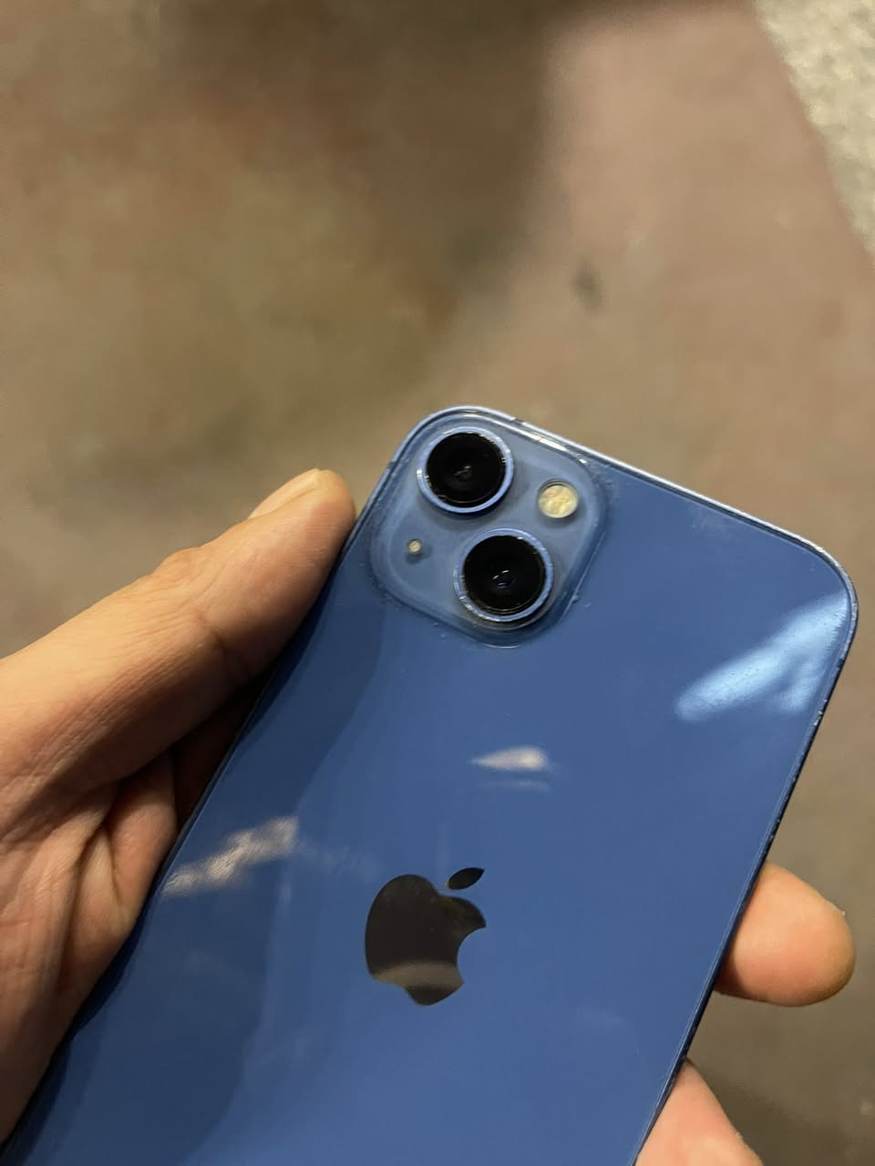 السلام عليكم اخوتي .. اخوان ايفون ١٣ عادي مستعمل للبيع.. كلشي مابي اي ضرر ولا خلل نظيف كلش عدا البطارية مبدل بطارية اصلية وذاكرته ١٢٨ كيكة وجانت بطاريته ٧٧ 
 اشتريناه بوقته من اميركا كاليفورنيا ويحتوي على شريحة الكترونية كذلك الاصلي من شركة ابل الام .. السعر 550 وبي مجال شويه وفدوه لحد يكسر بي مواصفاته حلوه  
للاستفسار على هذا رقم واتساب او رصيد فقط انا مكلف بالنشر صاحب التلفون هذا 
0773 120 8874
