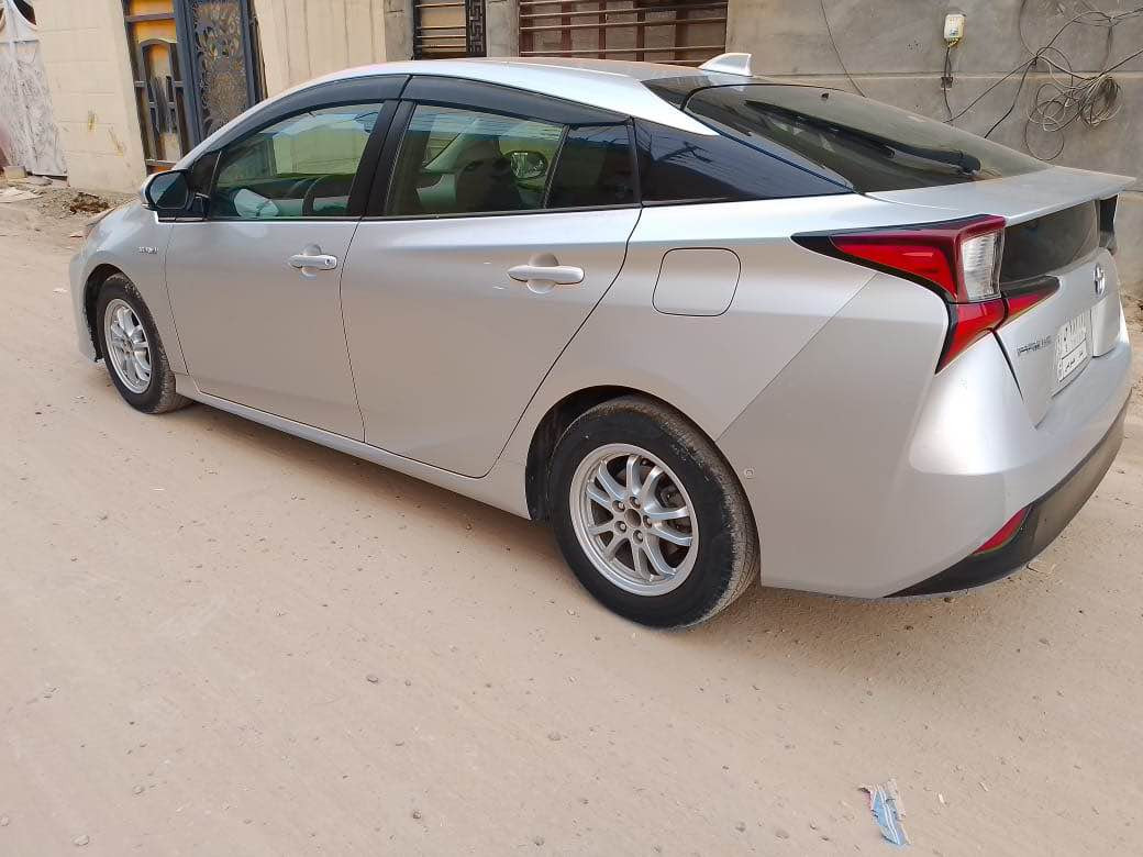 للبيع  او مرواس تويوتا بريوس ٢٠٢١ هايبرد ماشيه ٤٠ الف حادث جاملغ وبنيد 
سياره للي يعرفها فول مواصفات جلد ابيض ونيلي الداخل 
لايتات زينون وبلوجكترات ابيض 
رادار امامي خلفي وتحديد مسار ونقطه عمياء 
ايةنقص ماكو 
مكان سياره بغداد 
*********** 
 
السعر  132 بغداد, العراق
