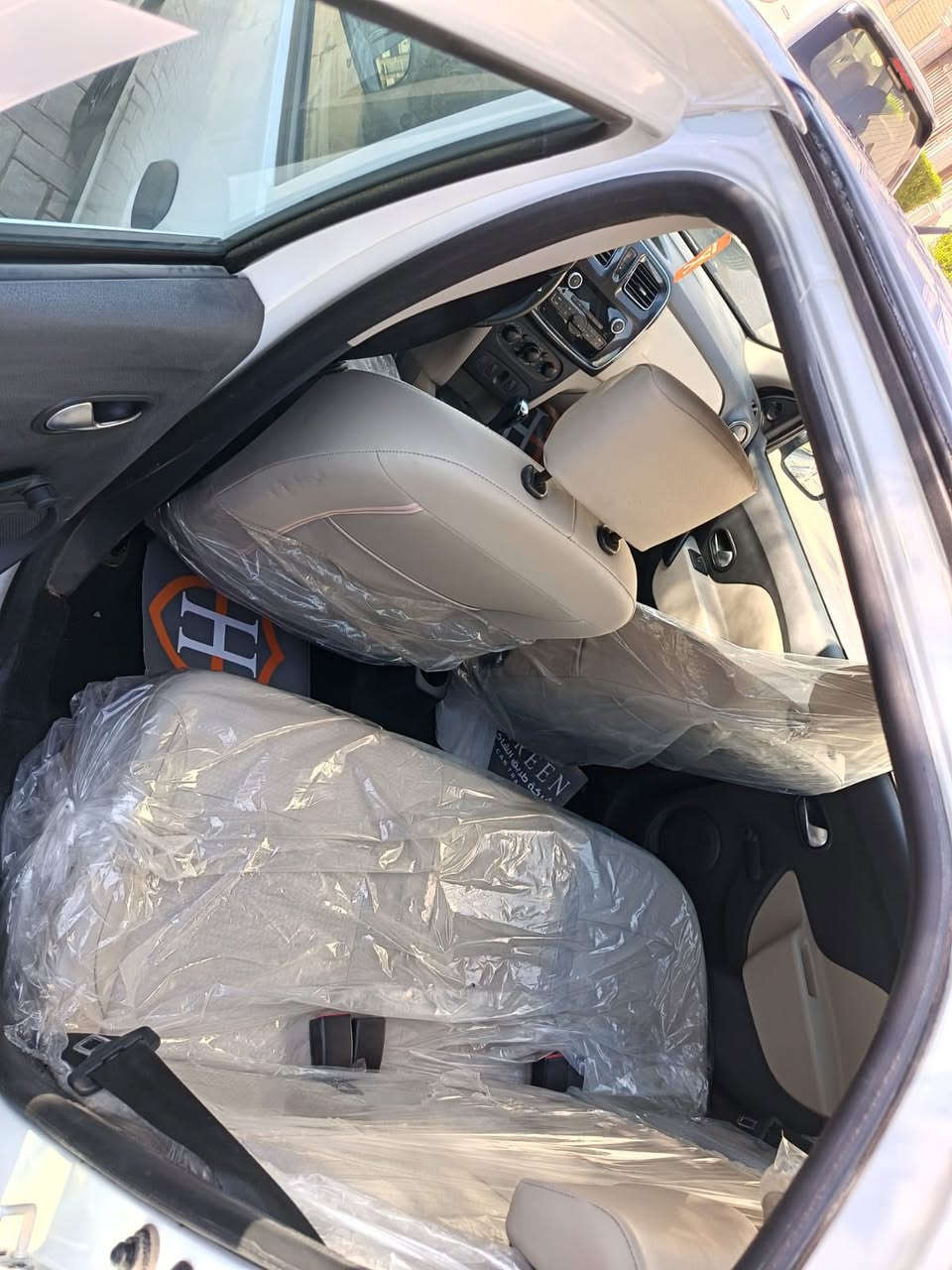 رينو سمبل للبيع مديل 2021 ( زيرو)
بغداد بسمي تحويل
 نفس اليوم 
محرك كير مكفوله
 كير اوتوماتيك
سيارة بعده بوضع شركة سيارة بعدة زيرو ما ماشية مكان بغداد الشعب 
سعر 120
***********
