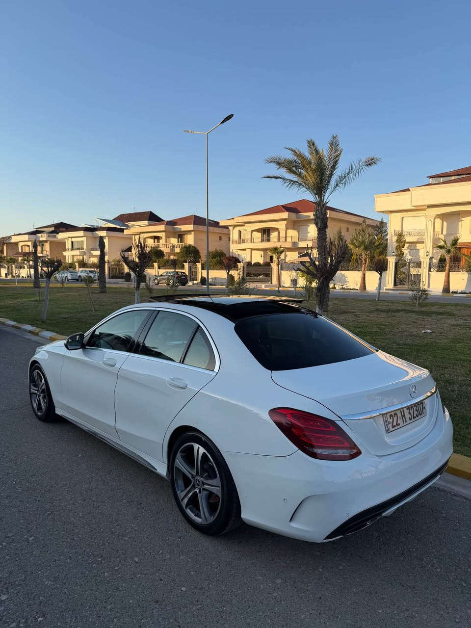 Mercedes c-class Amg 
C200 4 matic AMG
فول مواصفات،شاشاه ، بانوراما ، دبل ماوس ، كشن هيتر ميموري 
موديل ٢٠١٤ بدون صبغ بي مكانين تعديل بدون صبغ 
بدون حادث ماشي ١١٠ الف مايل 
گير مكينه حداديه كله بشرط 
رقم سنويه و هزه و فحص جديد 
سعر : ١٨٥$
*********** أربيل, العراق
