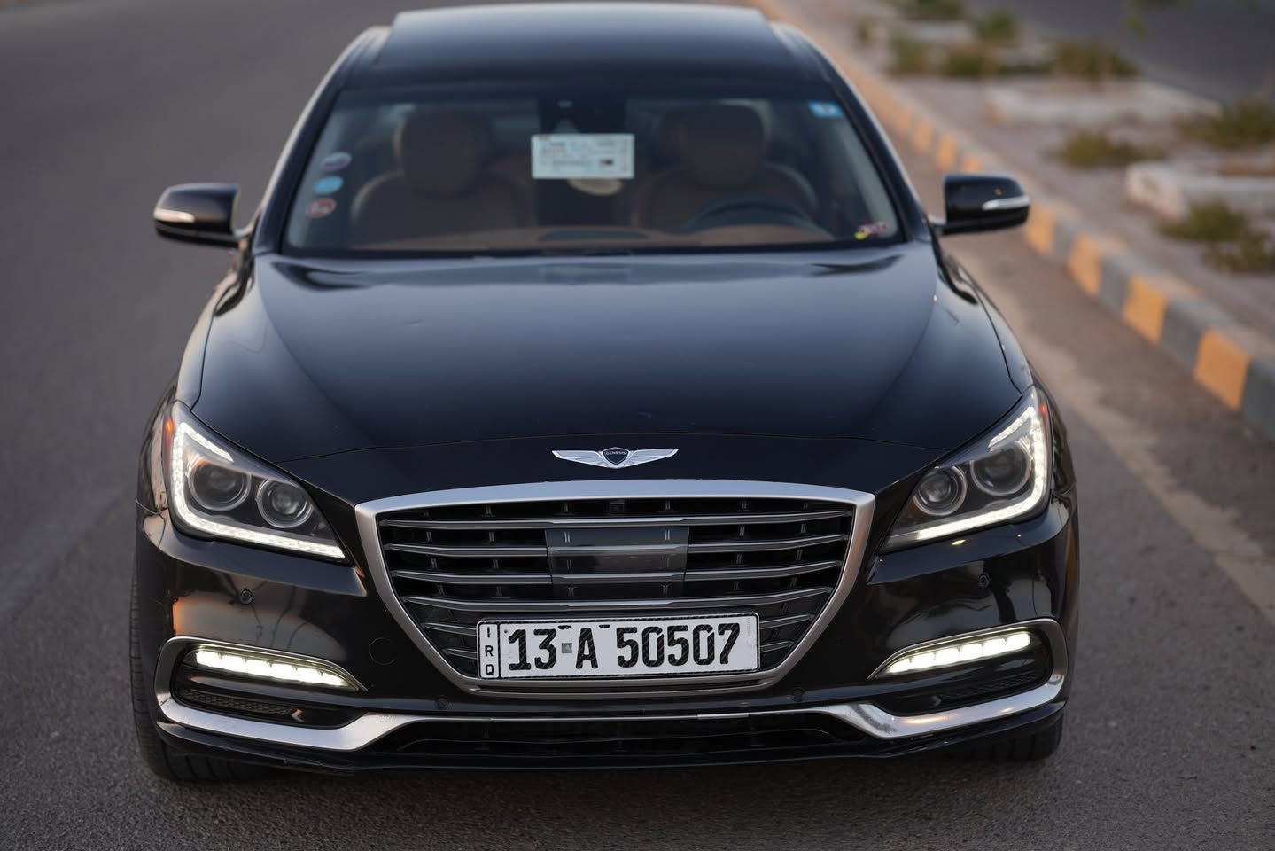 جينسز g80 2018
3.8 V6 
بانوراما 
اوتو هولد
 رادارات امام جانبي خلفي 
تحديد مسار 
حساسات امامي خلفي 
المريات تعتيم تلقائي كلهن 
بردات خلفية 
السيارة لايتها عدسات ماتركس ليزر 
وبقية مواصفات الجيسنز المعروفة
رقم ميسان باسمي تحويل مباشر 
ضررها قطعة واحدة تبديل البنيد بدون دواخل
صور الحادث مرفقة بالمنشور 
سعرها 175 وبيها مجال للشراي بيع او مراوس بسوناتا
مكان السيارة العمارة 
***********
