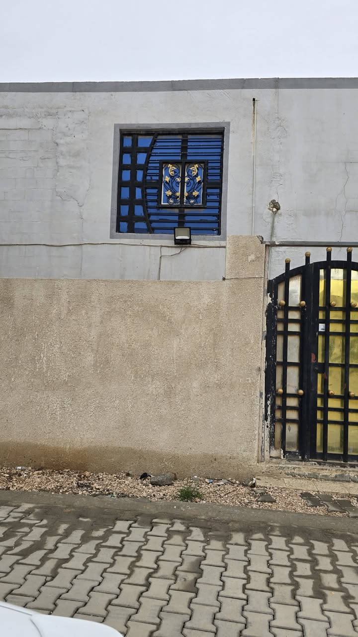 عرصه للبيع مساحه 72 متر واجه 6ونزال 12 دور الهنديه قرب السوك الأول على سايدين موقع كلش حلو تصلح تجاريه او سكن للستفسار التصال ***********ابومنتظر
