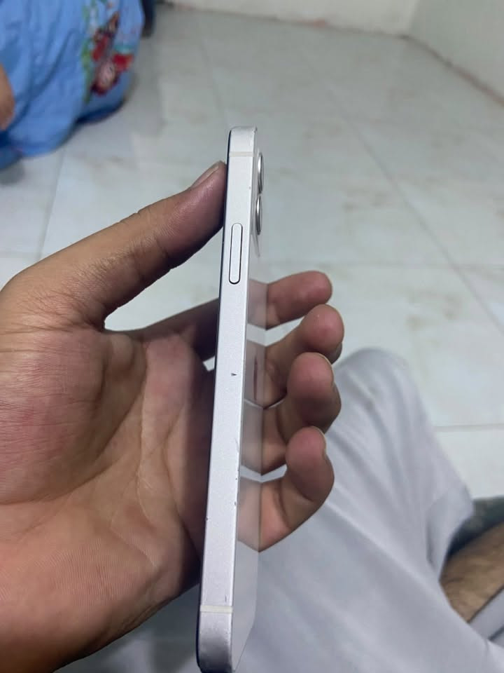 12 عادي بطاريه ٧٤ ذاكرة ١٢٨ نضافه كدامك مبدل شاشة وسط فقط ب ١٩٠ ألف قفل
***********

