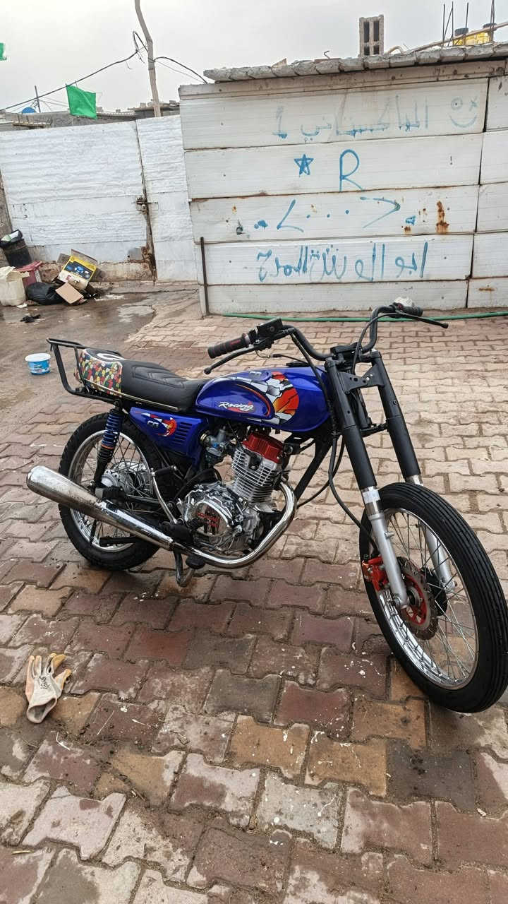 سلام عليكم موطور للبيع شاصي ١٨اصولي
وتعميره جديده مكينه بعدهي مامفيلسه 
سعر ٧٥٠ وبي مجال اتصال ***********
