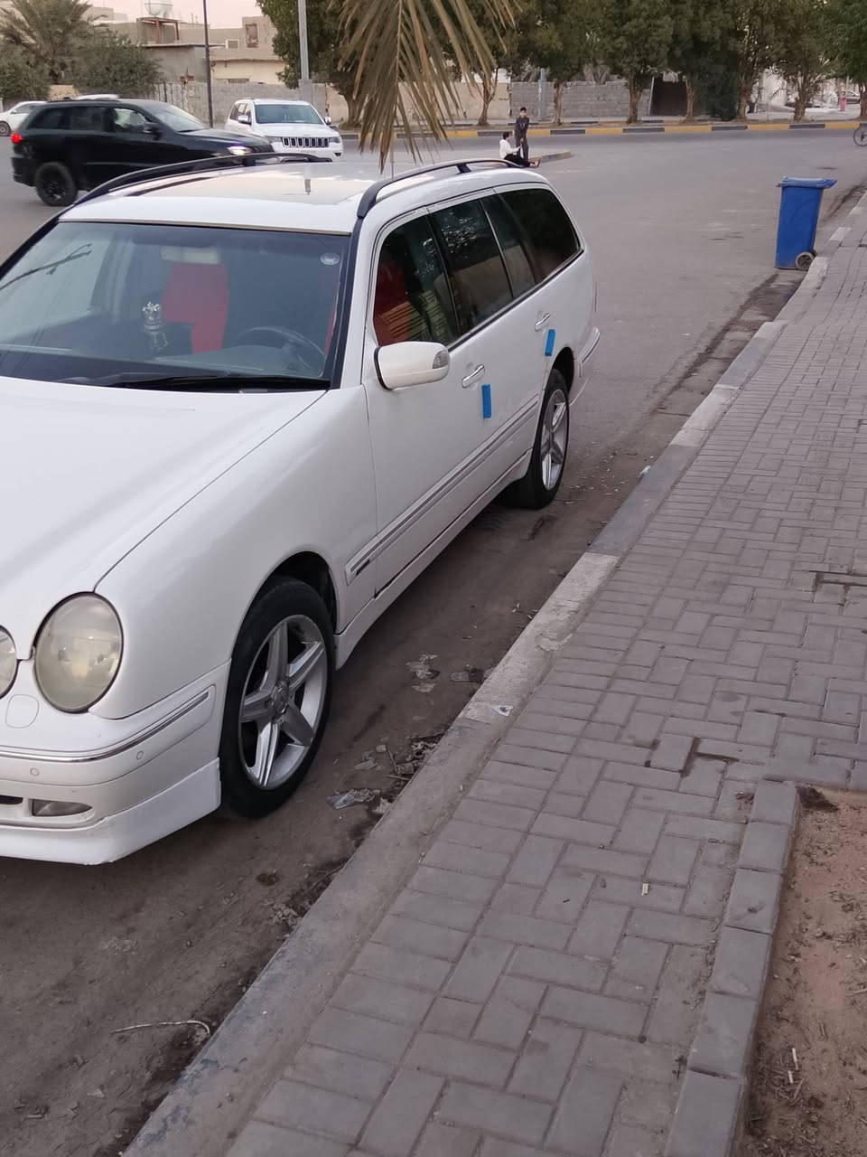 السلام عليكم
مارسدس موديل 2001 استيشن محرك 6v كير D4 رقم دهوك بسمي سنويه للغاية 2030

تدفئه تبريد كشنات جلد  سلايت روف شاشه وكامره

محرك وكير جدد حداديه ممتازة السعر المطلوب 120 ورقه وبيها مجال قليل جدا مكان السياره البصره 

تحياتي الجميع ***********
