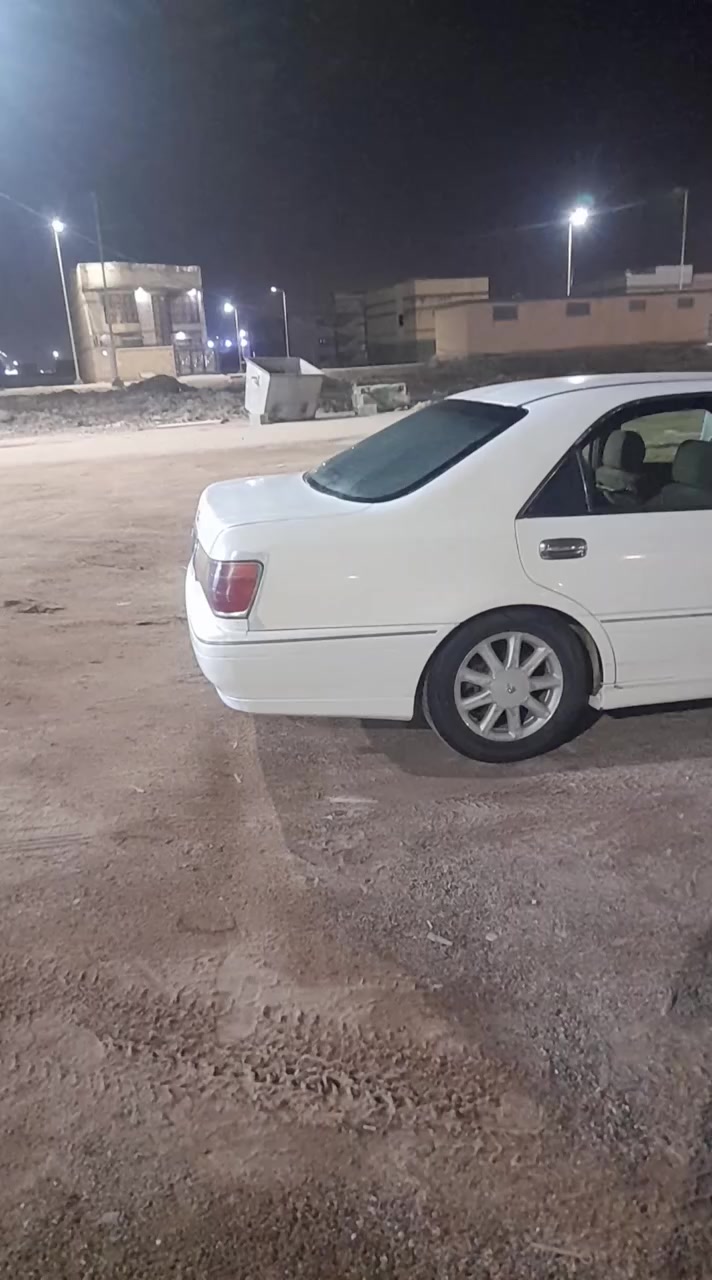 سلام عليكم سياره جنون ملكه للبيع كصه قماره 2002 رقم كركوك تسجيل قديم  كمرك مامدفوع بس وكاله  محرك دي فور جبير   سياره دكمتينن حداديه تخم تاير 
 سعر 50  رقم *********** 
  كل تفاصيل مذكوره العنوان البصرة
