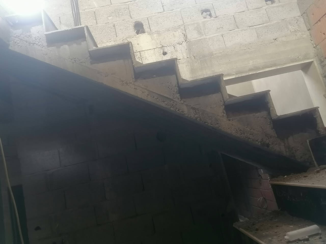 السلام عليكم ورحمة الله وبركاته اسطه سيراميك متفرغ حالياً شغل هندسي واسعار مناسبه للتواصل عبر الرقم *********** وتساب موجود بالاضافه للالتزام بالمواعيد
