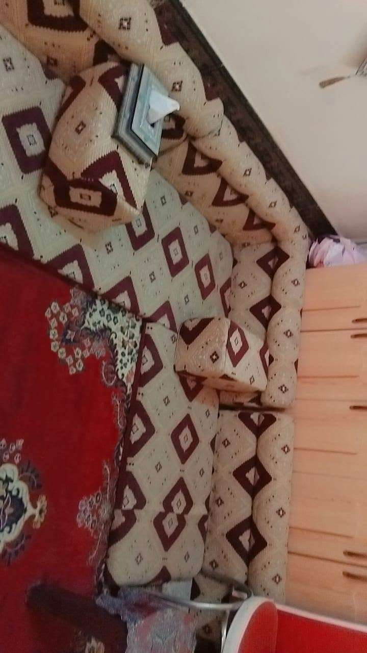 السَلٱمٌ عـَلـْيگمّ-ۈرحـْمّـٌة ٱللـّہ ﯙبُرگـّاتہ
م̷ـــِْن رخصت لادمن مكلف بل نشر اخوان
غراض منزل  للبيع جدد ونضيفات وبلعافيه عل ياخذهن
كاونتر 6متر +جلسه عربيه +معرض خشب استفسار اتصل *********** مكان الانجف حي الجامعه
