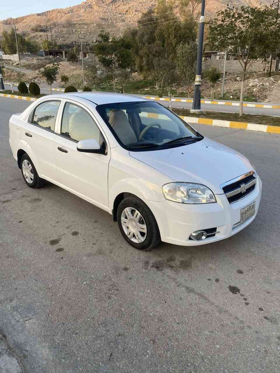 شۆفرلیت ئەڤێو مۆدیل 2011 گیڕ تۆماتیک  مەکینە گەورە ناوزەرد جوار جام کاربای   تەبریت ساردووگەرم لەسەر سویج  بەشەرتە گیرو مەکینەی نەکراوەتۆ بەشەرتە سەنەوی پلاسیکە بەشەرتی ئەوالیاتو حاسیبەو پاکانەش بەوشەرتە  جوار تایەی تازەبۆ بسراوە بێ بۆیاخە بێ ساردوشوخوتو بی جاڵ بەوشەرتە لۆک لۆکە  بێ دەعمولیراوە یجی پیوە نیە هەموگیانی لەسەردەقی شەریکە ماوەتۆ  بەوشەرتە بێ مەسرف یەک دینار مەسرفی تیانیە  لەدەعامیوە بۆدەعامی بەشەرت ئەی فرۆشم  سعری44 وەرەقە  ***********.  ***********     ***********
