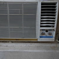 مكيف نوع ميديا 1طن سعره 200الف مكاني بغداد شارع المغرب رقمي  077122296...