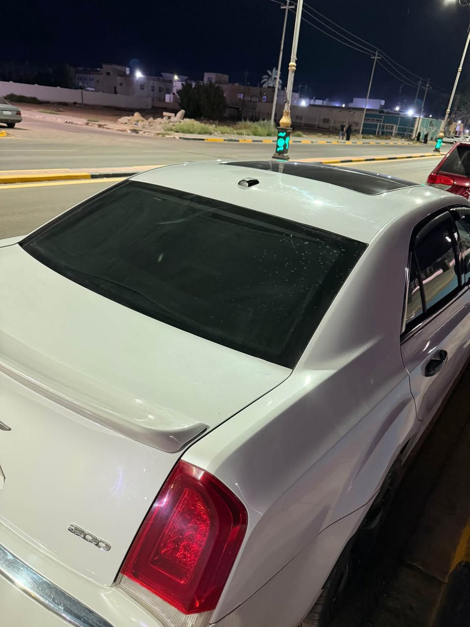 كلايسلر اوباما C300  اصل 2015 كندي بدون حادث بيها شخط بالباب و كنر حافة الجاملغ صبغ محرك كير ما مفتوح كله على الوكالة تبريد ثلج حدادية %100 سيارة ما ناقصها اي شي فول مواصفات بنوراما شفتات كشنات كهرباء حضن جلد تدفئه تبريد رقم اربيل سنوية ب اسمي
*********** بي واتساب أربيل, العراق

