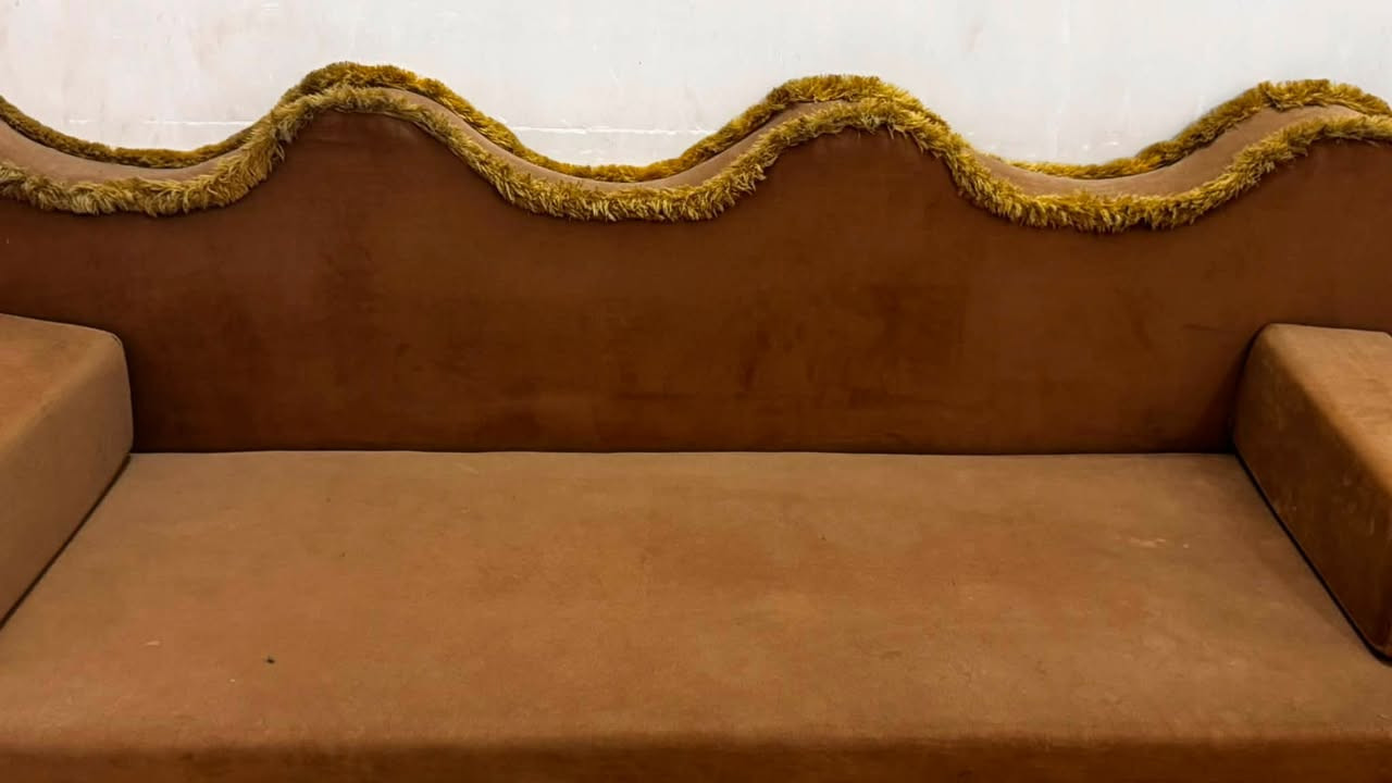 سلام عليكم ديوانيه اسقبال نضيفه البيع (الطول ٦و٨٠سنتيم )(العرض ٣ونص)كعده عربيه اصيله تحت الفحص اسفنج ضغط عالي (السعر على الخاص )


**إذا كنت صاحب هذا الإعلان وتريد حذفه لأي سبب، رجاءا أرسل رسالة إلى الدعم الفني**