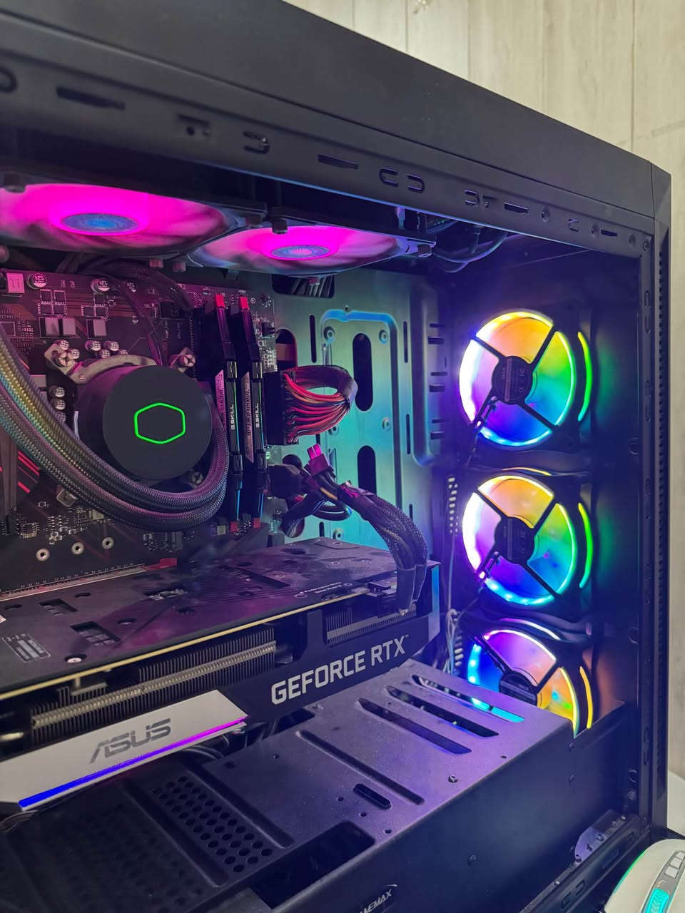 NVIDIA GeForce RTX 3060 Ti

CPU:Intel(R) Core(TM) i7-9700K 

MZB:Z390 GAMING PLUS (MS-7B51)

16Gb Ram

Ram 1Tb SSD

moniter Xeaome 180Hz full hD 
0.5ms

moniter 60HZ

3 headseat RGB

keyboard ajjazz BT,USB,WiR micanickal RGB

webcam full HD

2 Mouse full Gaming RGB كالار, السليمانية


**إذا كنت صاحب هذا الإعلان وتريد حذفه لأي سبب، رجاءا أرسل رسالة إلى الدعم الفني**