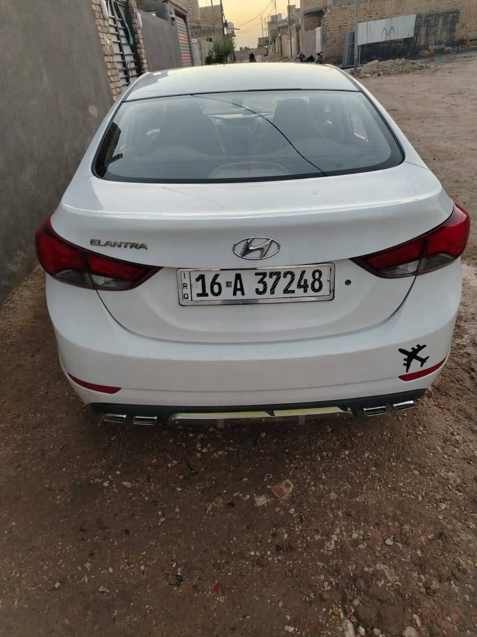 سلام عليكم سياره الانترى للبيع وراد خليجي مكينه 1800 مديل 2015  سونار موجود بل صور سعر 125وبيه مجال بسيط مكان ناصريه مركز لستفسار من رقم ***********
