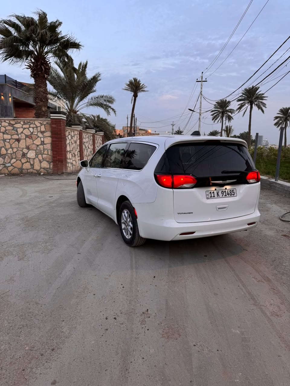 للبيع او مراوس بأجرة 

كرايسلر فيوجر ٢٠٢٣ 

رقم بغداد انكليزي بسمي المواصفات المعروفه 

ماشيه 55الف ميل
 
حادثها صطحي  چامرلغ وبنيد. بدون ايرباك 

السعر220 وبيها مجال 

مكان السياره بغداد الكاظمية 

 واتس اب ***********
