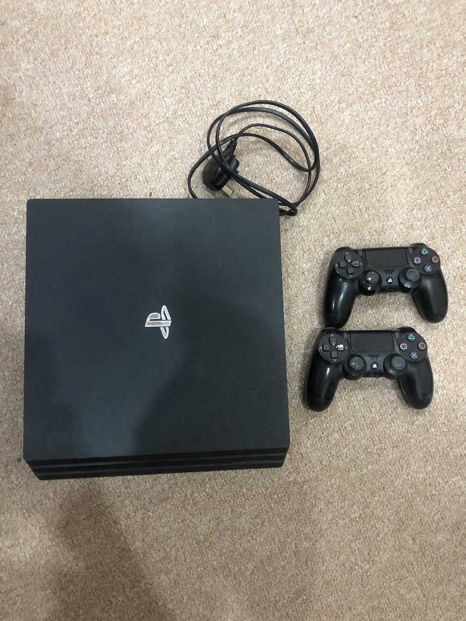 بلي 4 برو
المساحة 1 تيرابايت

وغير مفتوح ولا مهكر 

الملحقات :

2 جويستك اصليات (مو تجاري)

كارتونة الجهاز 

لعبة ماينكرافت قرص !! + بيس2020 !!

الجهاز نظافة 100‎%‎ استخدامه قليل

رقم الهاتف : ***********
