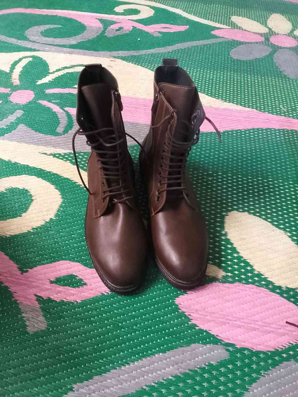 بوت رجالي جلد تركي قياسات 41/42/43السعر القطعه 10الاف المكان الشطره بلشوملي 
***********
