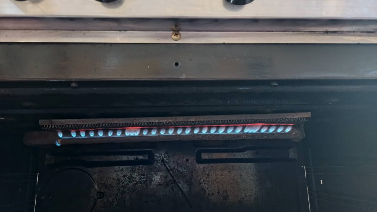 طباخ كريازي مصري على الفحص مشروووط كدامكم نضافته وشغله
مكاني ناحية الصلاحيه  ***********او***********
