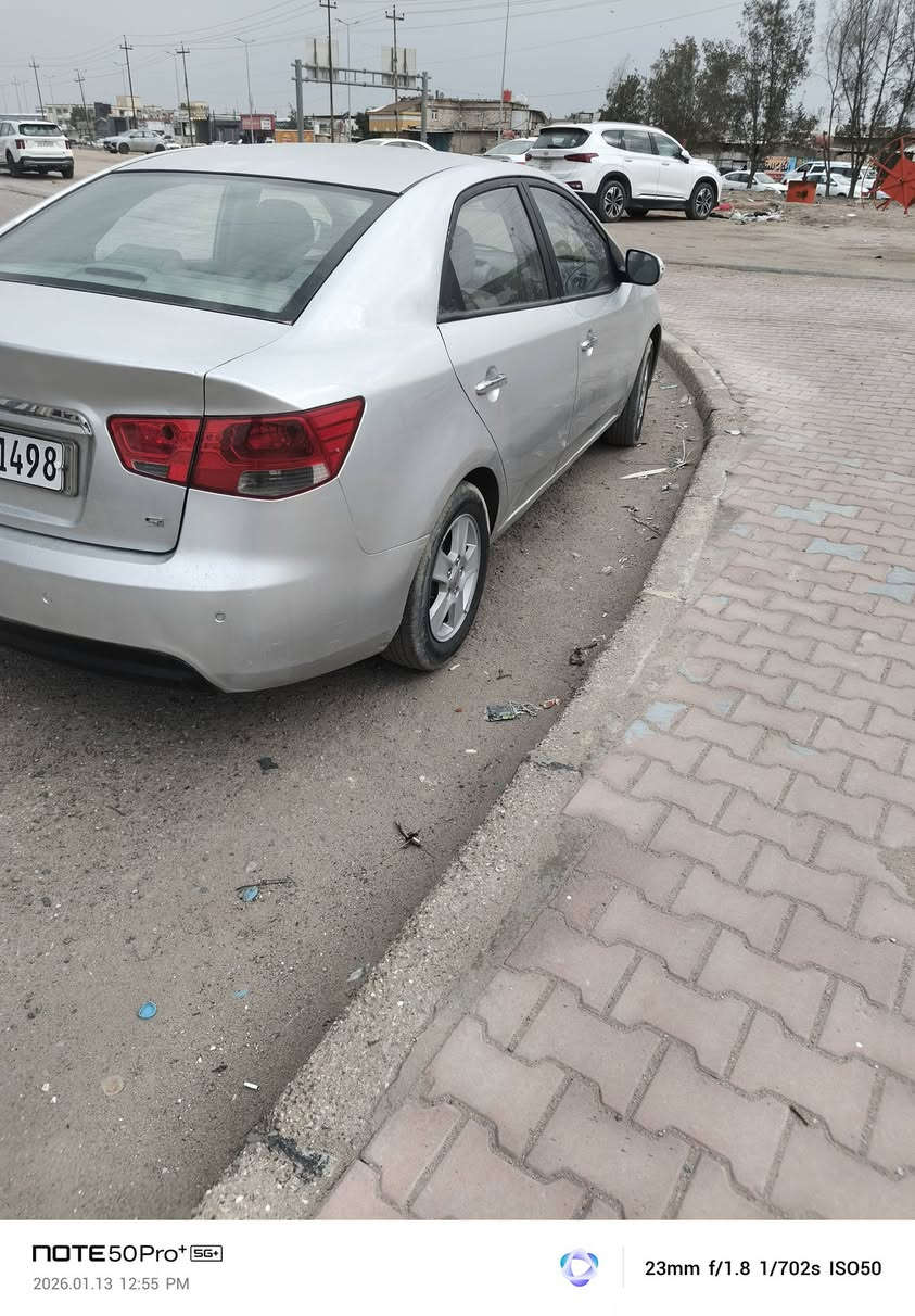 السلام عليكم سيراتو أدوات أدوات دخول جديد السياره مكينه وكير وحداديه وتبريد فول الفول السياره جديده وحلوه السعر 50وبيها مجال قليل  حك الجيه وإذا اكو مراوس بسيارة عاليه
مكاني البصرة 5ميل
***********
