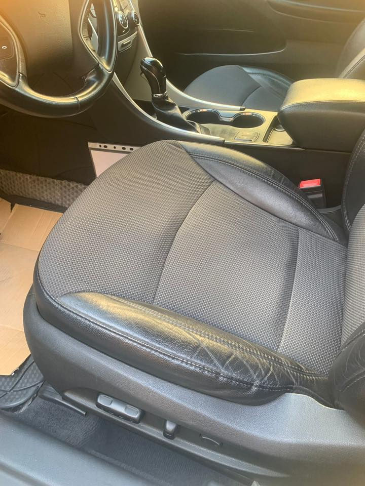 سوناتا موديل 2014 
بصمة فول ما عدا الفتحة
امريكي تدفئة بل كشنات
كرسي كهرباء
تحكم ستيرن وشفتات بل ستيرن
بيهة فقط درايم شفت والبقية مكفولة

0770 262 1175
