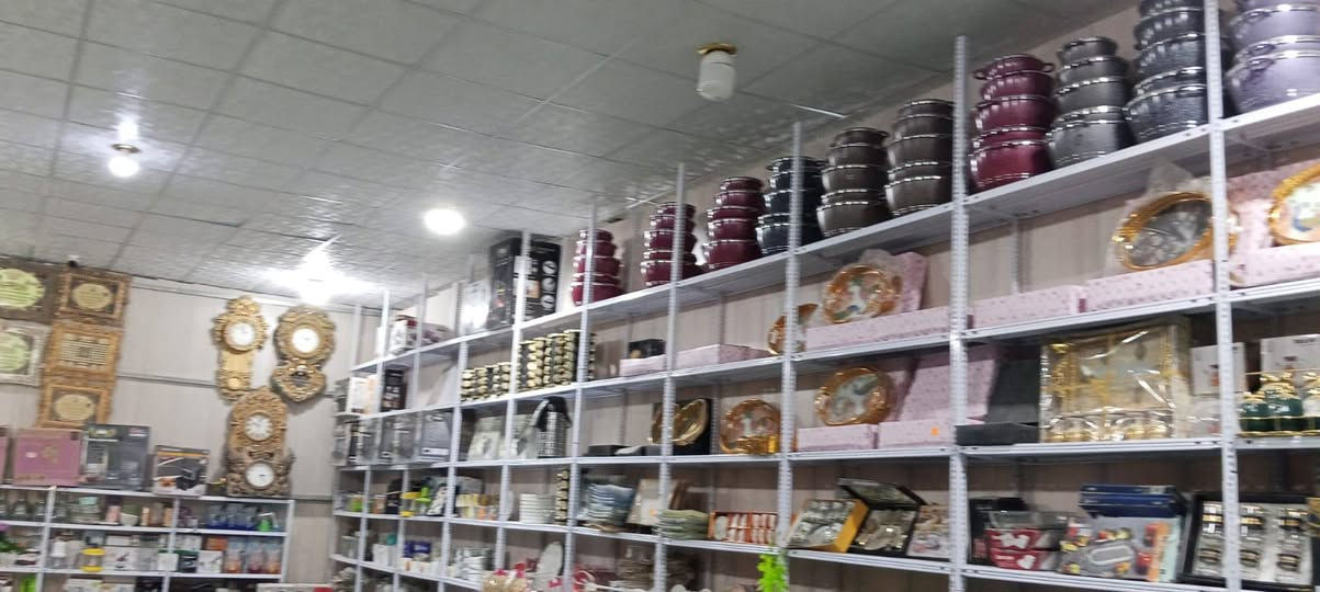 محل للبيع حي ميسان مقابل مجمع جوهره العرب عدم التفرغ  حاله البيع لغرض عمليه اي استفسار اتصل على الرقم ***********
