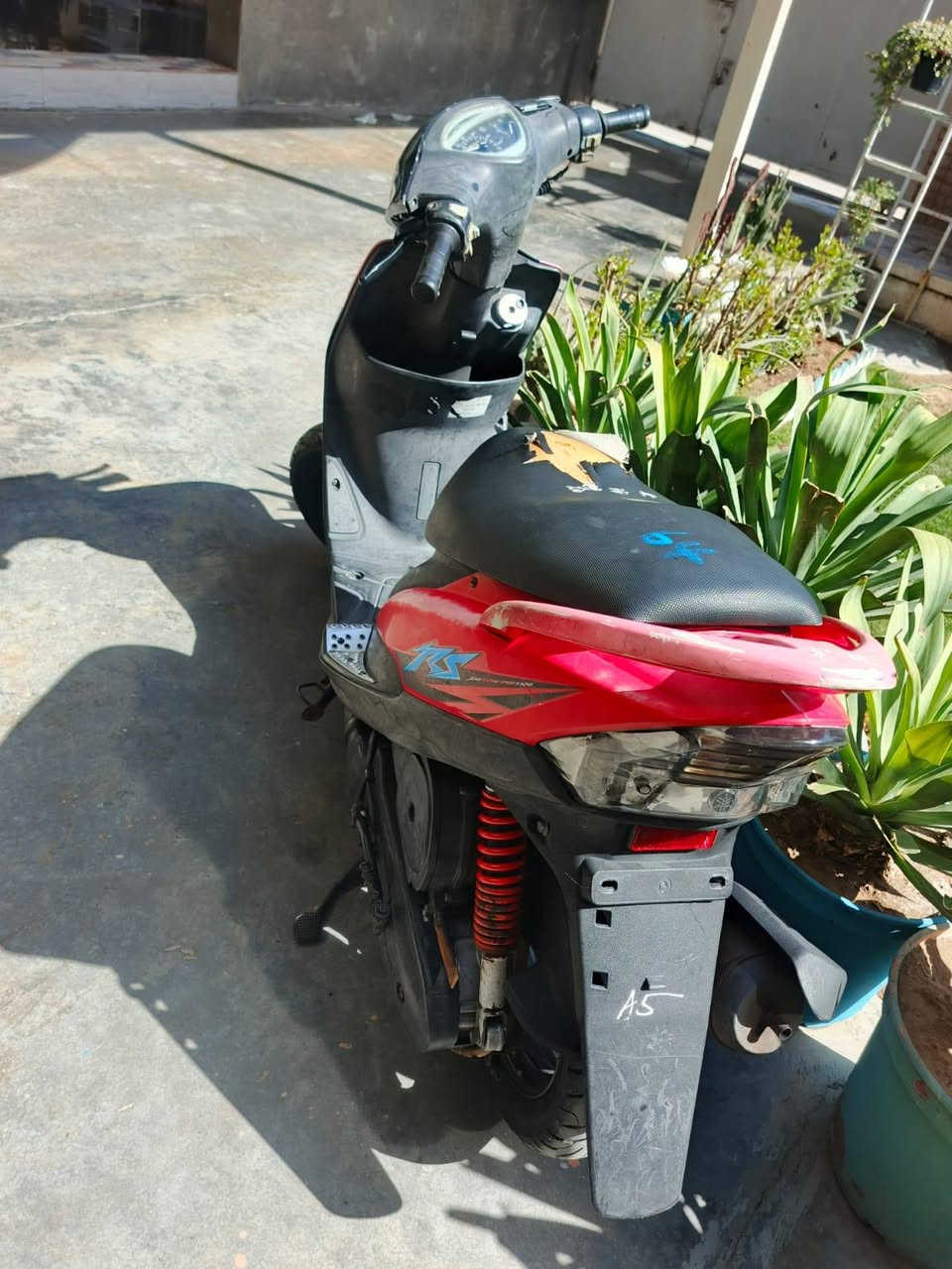 يا الله السلام عليكم شباب دراجه ماكس عدله لون احمر جارد وينهم عشاق هاذ الون الدراجه نزلته رمبه اول يوم رمضان الدراجه ختم واحد ويه المكينه زيرو بمعنه الكلمه بعد احله من الصوره كلهة شغاله من الطول لطول جيب وياك كوستر 🚎 فيتريه وفحص اذا كفر امبدل لو مكينه مفتوحه تاخذهة بلاش : السعر/ مليون وخمسين وبيهة مجال قليل لطيبين ولحد يصير لوتي ويكلي اتغني بسعر اني بايعلك دراجه مال رمبه مو مثل جماعه النطايح يعرضون دراجاتهم كله 750 / او 600 / وهنه راكضات ويه خيل الحمزه 😂 اسف عل اطاله:  مكاني بغداد الزعفرانيه للستفسار: رقمي ***********  بي واتساب 💁‍♂️
