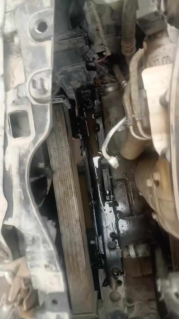 🔥 شغل اليوم بحمد الله 🔥

هوندا اكورد 2024 دخلت الورشة والتبريد ضعيف 🌡️❄️
تم فتح الراديتر ولحيم البوري باحترافية بدون فتح البجم ✅
والنتيجة رجع التبريد مرتب وبارد مثل الوكالة 👌

✔️ فحص دقيق
✔️ شغل نظيف وضمان
✔️ خبرة بجميع أنواع السيارات الحديثة

📍 ورشة وسام المشهداني
الخالديه الخدمي – جهة ابو فليس – مقابل مستشفى الرشيد
📞 ***********
