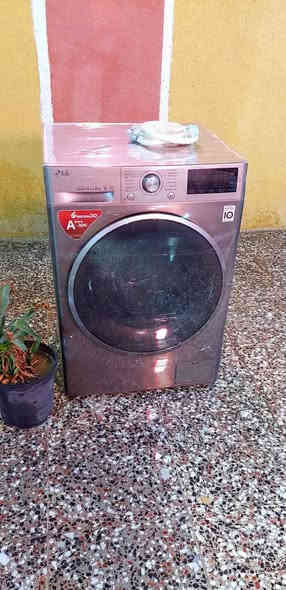 سلام عليكم مرخصةمديرالاكروب المحترم  غساله فول اوتوماتيك جانبي ايلجي اصلي وكاله فول ادارير غسل وتجفيف وتنشيف وبخار كوي انفيرتر  اقتصادي نضيفه بلادي شركه حجم ٨ كيلوو  ٥٠٠ الف مكاني بغداد متوفر توصيل *********** كالار
