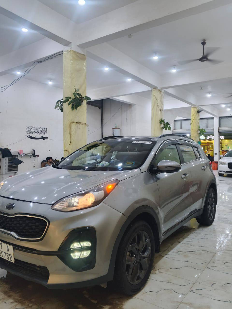 السلام عليكم
كيا سبورتج،2022 
رقم ذي قار تحويل مشروع وطني
 سنوية 29 صاعدة هزة رقم دولي وارد أمريكي 
تبديل جاملغ وبنيد وباب 
 ماشية 34 الف رقم شاصي مرفق بل صور 
محرك فور ويل 
 مكينه 2400 مامفتوحة
بنراما فول موصفات عدى البصمه 
 مواصفات تحكم جهتين 
حساسات كشنات كهربائي 
شاشه جييرة كامرة دوارة 
 تخم تاير وتبريد وحدادة مكفولات
 مكانه ناصرية ***********
سعر 150
السلام عليكم

