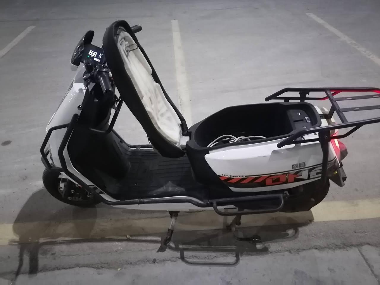 دراجه شحن نوع سكنس قديم
دراجه 6بطاريات مصطر
ملف 1500
نضام بارك
نضام R
 سعر الدراجه 400اوبيها مجال
مكان بغداد شارع الأمطار المثنى مجمع دار السلام
رقم *********** بيه وتساب

