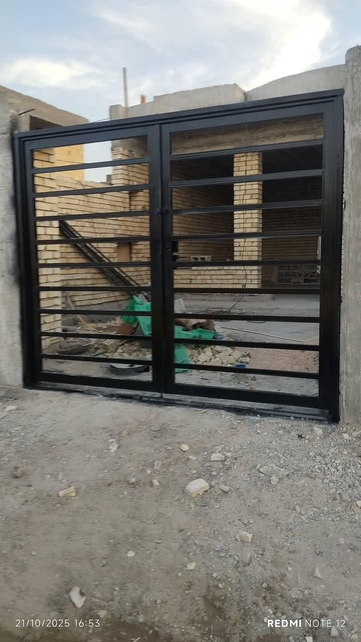 هيكل للبيع واقع حال حي نصر قريب على الشارع العام مقابيل البانزين خانه المساحه144 /***********/
