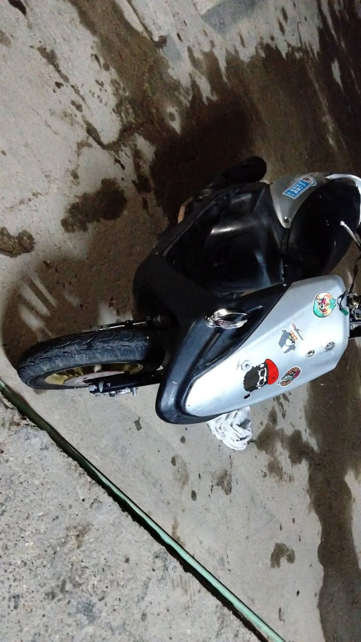 سلام عليكم 
قجمه للبيع عوزه بس سلف تايرات جديد لوك كهربائياته كله شغاله شلعه ومعدل خير من الله كابريتر جديد شركه شلعه ومعدل وياله رياظي رايده ب 300
مكان بغداد جسر الفرنسي قريب حي البتول 
***********
