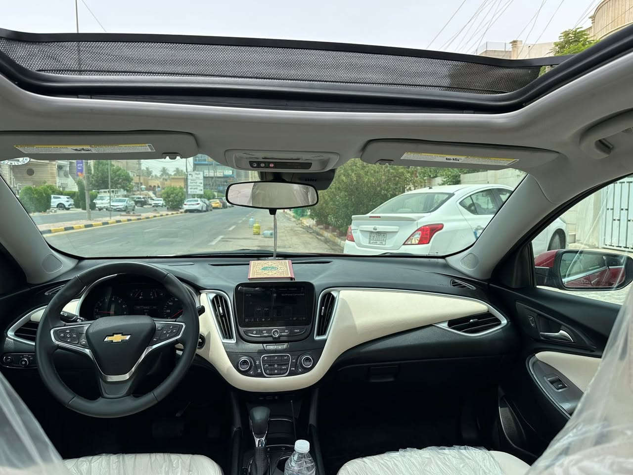 السلام عليكم للبيع 

شوفرليت ماليبو   2024  LT فول مواصفات رقم اربيل .. بأسمي 

بانوراما 
تحكمات ستيرن 
بصمة ابواب 
بصمة تشغيل 
هاندبريك بصمة 
تشغيل عن بعد 
اوتو ستوب 
لد نهاري 
منضومة زنون جديدة
داخل لونين 
حساسات  + رادار 
كروس سرعة 
تحديد مسار 
شاشة لمس تدعم كاربلي واندرويد
كشنات الامامية تدفئة
كشن السائق كهرباء 
تدفئة تبريد خير من الله

عداد السيارة 33 الف كيلو متر 

حادث السيارة قطعه وحدة … بنيد مبدل ومصبوغ ايرباك ستيرن فقط 

وبيها مكانين بارد بحافة الچامرلغات الامامية شي كلش قليل

كفالة گير مكينة لغد شاصي 

صور الحادث بالمنشور  

السعر : 153 وبيها مجال قليل حگ الجية 

مكاني : بغداد 

***********
