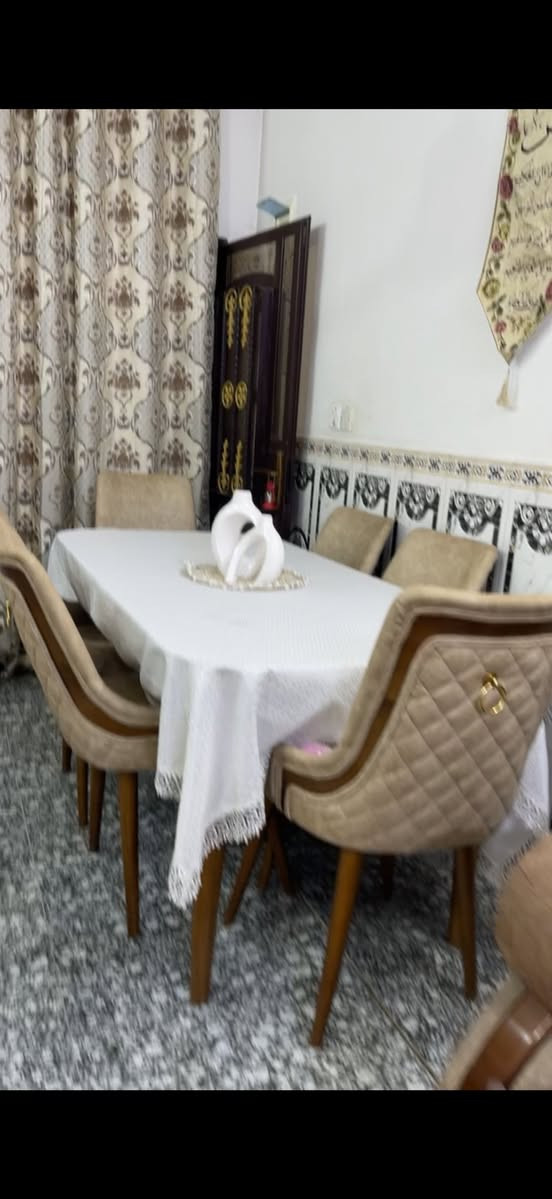 سلام عليكم 
ميز طعام 6 كراسي خشب زان ثقيل اي ضرر مابي 
سعر 600 وبي مجال 
مكاني بغداد شهداء البياع


**إذا كنت صاحب هذا الإعلان وتريد حذفه لأي سبب، رجاءا أرسل رسالة إلى الدعم الفني**