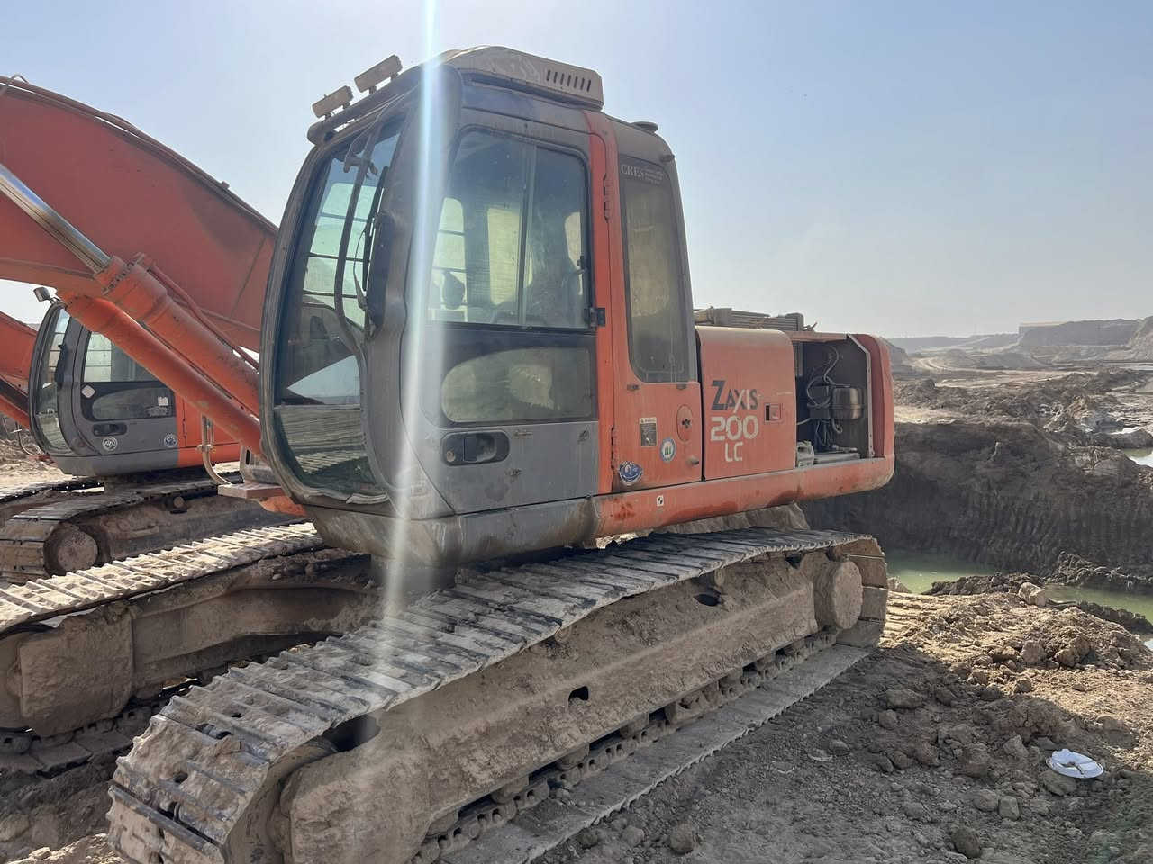 للبيع حفاره ٢٠٠LCموديل ٢٠٠٣ رقم قادسيه تحويل مباشر بدون صبغ كفاله   فقط مضخه مفتوحه وياله تو السعر٢٧٠ بيها مجال قليل

‭٠٧٨٠ ١٦٢ ٤٢٠٢‬
