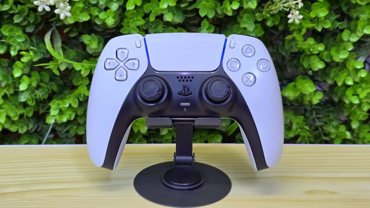 Ps5😍 Ps5😍 Ps5😍 Ps5😍 Ps5😍 Ps5😍 Ps5😍 
محدث اخر اصدار نضيف مثل ما موضح بلصوره غراضه كامله وايرات🌴 يده 🌴كارتونه🌴
💥ملاحظه💥فقط الربر مال كير الجوستك معضوض من طير مثل ما نوضح بلصوره للمصادقية
💒💒عنوان بغداد البنوك لا يوجد توصيل 🌴🌴
🎂سعر 650.000 و بي مجال 🎂
للاتصال ***********
