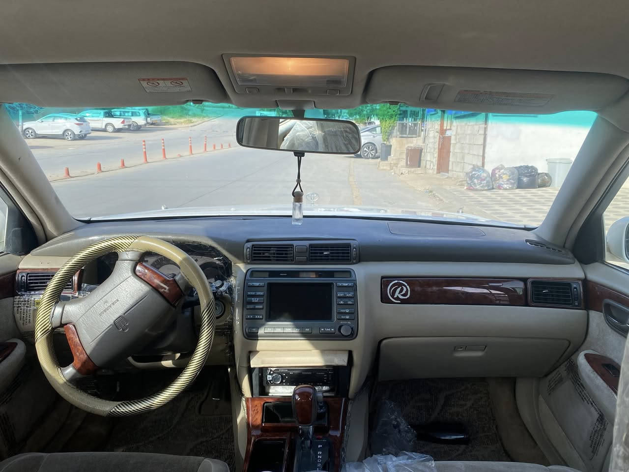 سةرةتا بةناوي خوداي گةورة
مةليكة براوة
مةكينةvvt
موديل2000
يةك دوگمة
ناوزةرد نةجةف
بريكي نةبةسراوة
سعري قوفلي 35گةلا
بو مةعامةلة تيل مةكة
لة سليمانيم
***********
