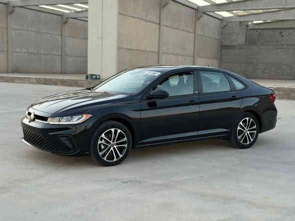 Volkswagen Jetta SPORT - شكل جديد ‎
موديل  : 2025 
سياره فقط جاملغ صبغ بدون دواخل 
سياره بدون ارباگ 
لون سياره اسود    🤍
‎المحرك:- i4 - 1.5L Turbo 
شاشه كبير 
‎گيج ديجيتال 
‎بريك بصمه 
‎رادار
‎كاميرا 
CarPlay
فه حم شركة   
Auto-Start/Stop
‎لايتات Led+Xzenon
ماشي4000"  mi
  سعر 172 مجال قليل ❤️‍🔥
بچم كبس كل شي ضمان 
سياره بدون رقم ترقم /اربيل دهوك سليمانيه 
مكان عقرة 
حادث موجود داخل صور 
*********** واتساب
كورك ***********
