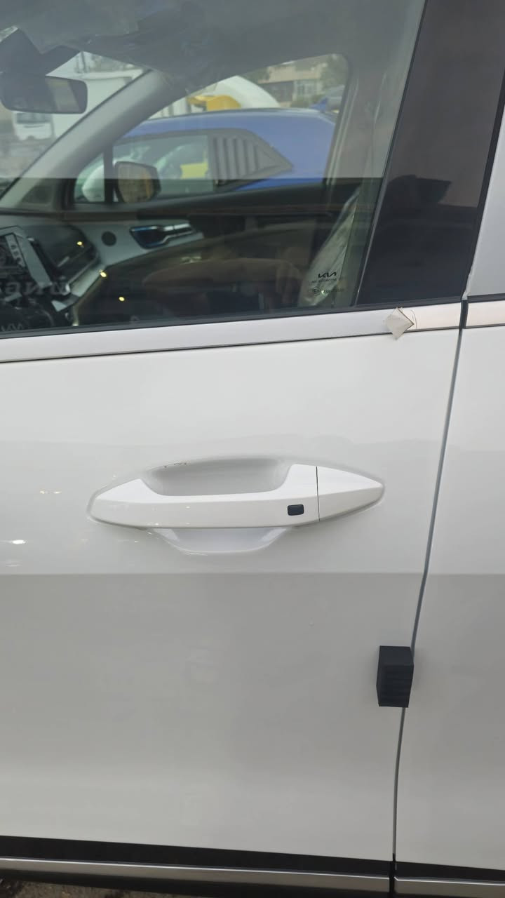 السلام عليكم للبيع 
كيا سبورتج موديل 2025فول مواصفات قمارة حديد
سياره خاضعة لضمان الشركة نم 
مكفوله كفاله عامه من الدعاميه للدعاميه  كفاله 🔥

ماشية2500 كم قابل للزيادة فقط السيارة جديدة 

فول مواصفات قمارة حديد
خليجي✅ موديل 2025✅
كشنات تدفئة
ستيرن تدفىة
سعة المحرك 2.0L
مرتبط بناقل حركة أوت إف و 6 نمر
حساسات أمامي
حساسات خلفية
لايت زينون + LED
كشافات 
بك لايت LED
حجم الاطار 235/50R19
ويل كب 
4 دسك
اريل نفكيتر 
مفتاح التشغيل بصمة
تشغيل عن بعد 
فتح الصندوق كهرباء 
دشبول شاشة 
شاشة Apple Car play
كاميرا دوارة 
حركة المقاعد الأمامية كهرباء 
مثبت السرعة Cruise
المودات والأوامر الصوتية
أوضاع القيادة  Drive Mode
فحص أنظمة السيارة 
حساسات ضغط اطارات 
مقود جلد حياكة 
شفتات مقود
قطعتين تبريد
هاند بريك كهرباء 
نظام النقطة العمياء
ا ABS 
ا Auto Hold   أوتو هولد
ا ISOFIX   مثبت مقعد الطفل
نظام مانع الانزلاق
نظام نزول المنحدرات 
اشارة في المرايا الجانبية
مخرج منفذ الطاقة
ا  Bluetooth 
شاحن هاتف Wireless 
تطعيم الدواخل ألمنيوم 
مكاني بغداد
السعر ٢٤٨
***********
