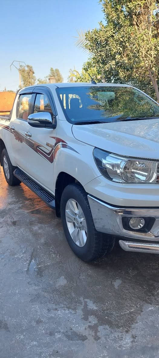 تيوتا هايلوكس للبيع موديل 2020فول مواصفات بصمه  مكفوله كفاله عامه رقم أربيل بسمي ماشيه ٩٣ الف مكاني اديالى الاتصال ***********
