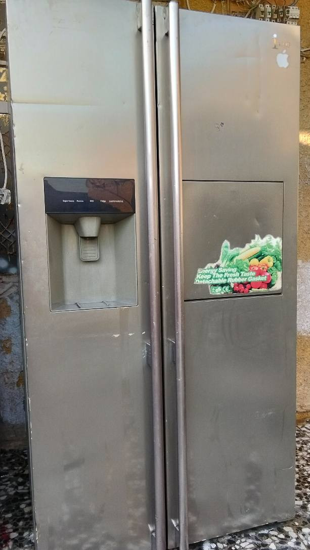 *********** ثلاجه 36قدم شغاله علفحص تجميد فول لسعر290 مدينه الصدر يوجد توصيل
