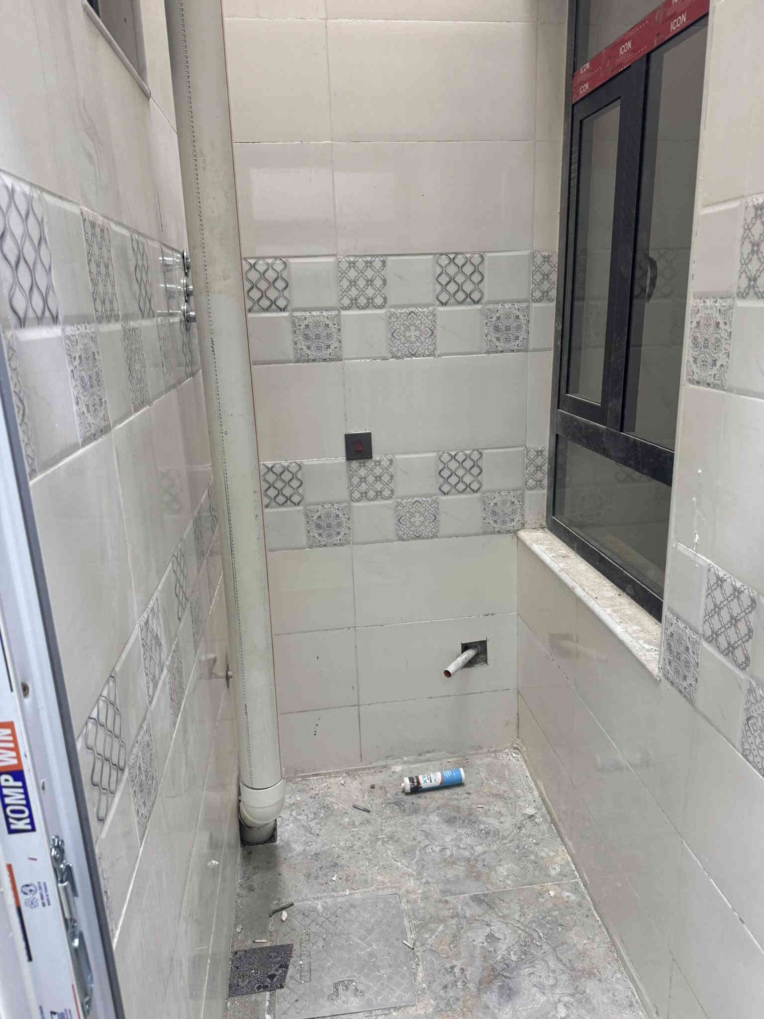 مشتمل للبيع الشعب مقابل سوك 4000 
شارع مدرسه صلاح الدين

مساحه ٤٥ متر ستقبال وحولي وخدمات 

الطابق الثاني (٢) نوم وخدمات 

معروض بمكتب الكناني *********** 

السعر ١٣٠ مليون وبي مجال
