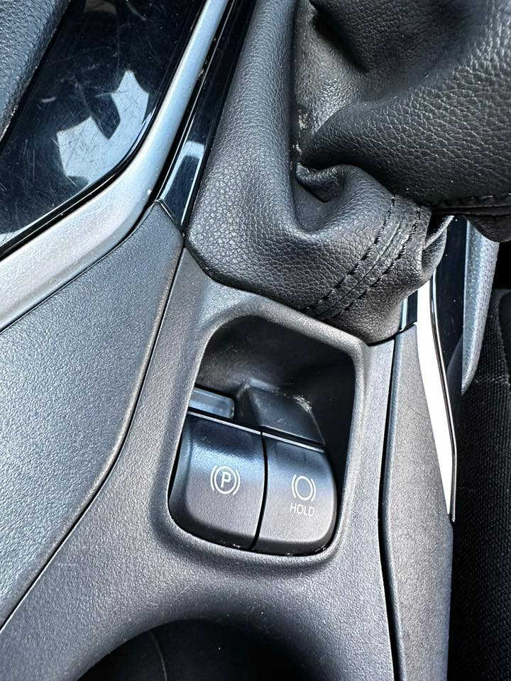 كورلا كروس هايبرد 2025
ماشيه 10 الاف كم 

رقم بغداد السياره

 كفاله عامه 

مقاعد مخمل

 اوتو هولد + سايد بريك دكمه

دخول ذكي + تشغيل بصمه

فتحه + تبريد قطعتين

رادار + تحديد مسار + قياده ذاتيه 

مانع تصادم + مانع انزلاق

مكانها بغداد حي الجهاد 

السعر 175 ورقه مجال جدا بسيط 

***********
