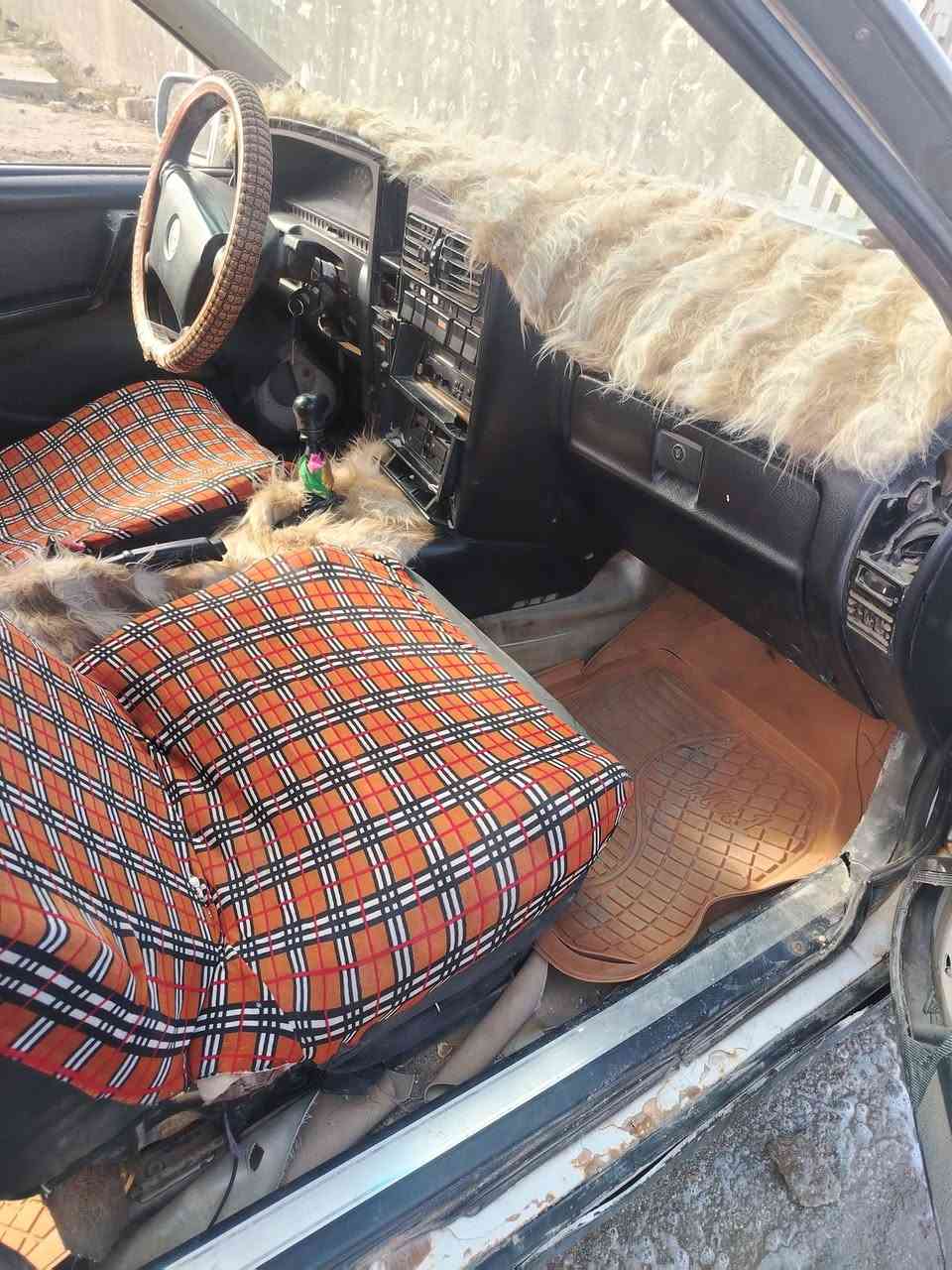 السلام عليكم لبيع سياره وبل وميكه 93 موديل 22 ورقه ***********
