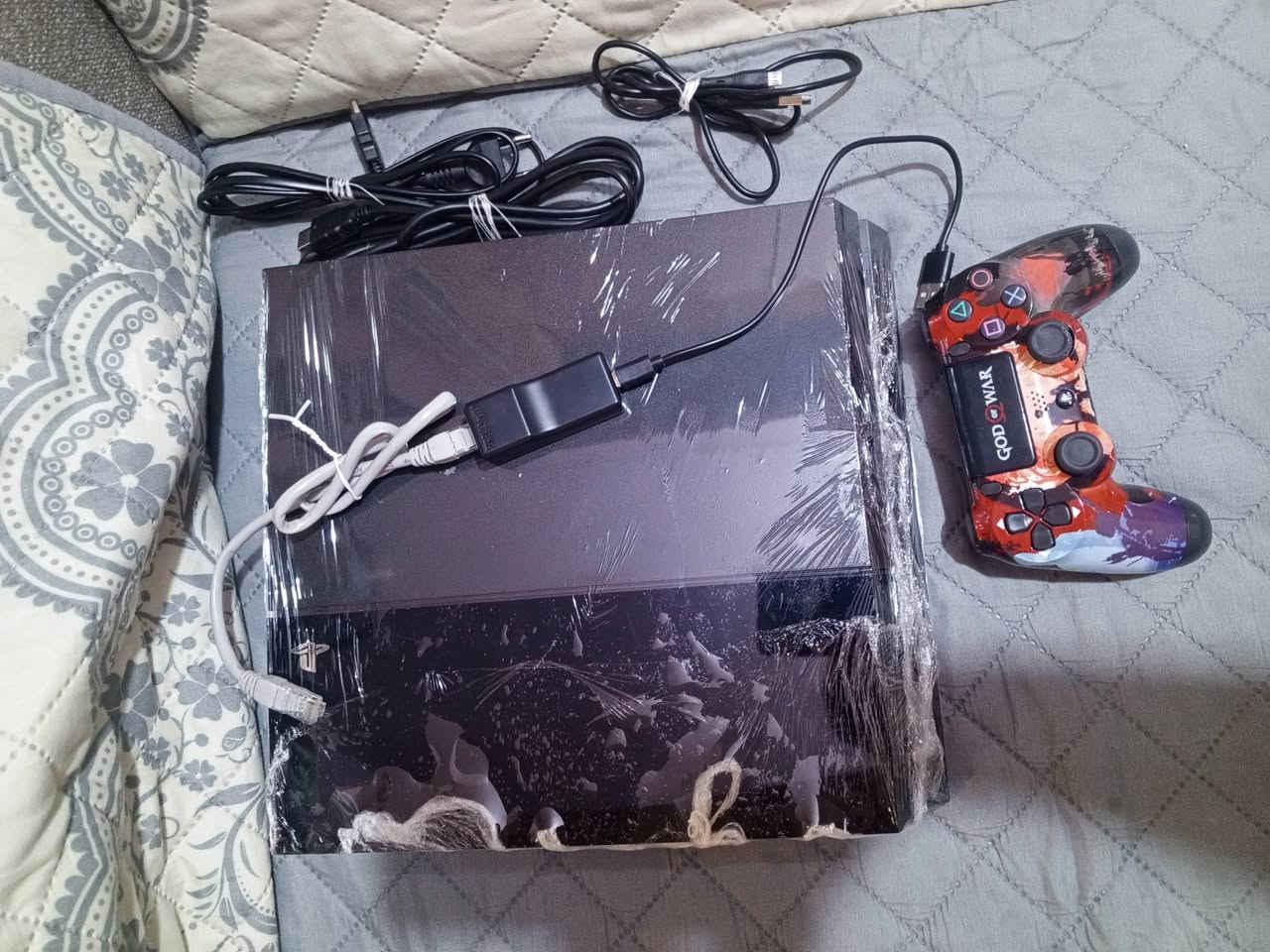 بلي ستيشن 4 فات مهكر نظام 11 بالة ياباني
نظافة الجهاز كما موضح امامكم بالصورة لوك ستيكر على الفحص
الجهاز يجي وياه جويستك واحد اصلي صيني 
ذاكرة 512 يجي وياه 3 العاب قوية وهي : 
Rdr2 
Gta 5
Pes21
المكان النجف
السعر 210 الف دينار عراقي قفل 🔒


**إذا كنت صاحب هذا الإعلان وتريد حذفه لأي سبب، رجاءا أرسل رسالة إلى الدعم الفني**