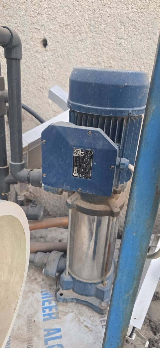 سلام عليكم عدي هاذ ماطور لبيع شغال سعره ٣٥٠ وبيه مجال رقم هاتف ***********
