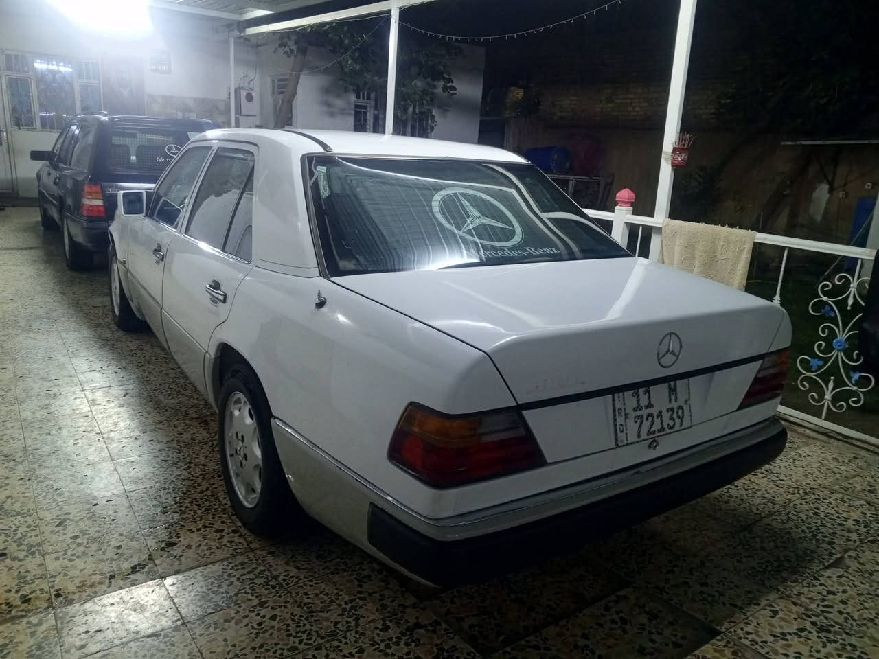 سلام عليكم مارسيدس دب للبيع موديل 91 سنويه جديده رقم دولي بغداد مكينه وكير محور فيفيتي تبريد عوزها كمرسيسر الحداديه كلش زينه كهربائيات كلها شغاله فقال سنتر لوك شغال غرفهتا نضيفه بيها تعمير قاعده شي قليل السعر 52 مكان سياره ميسان ***********
