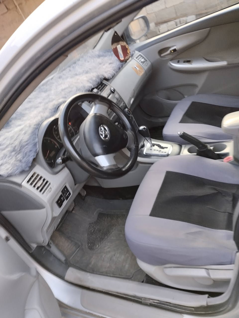 السلام عليكم للبيع كورلا موديل ٢٠١٠ امريكي رقم صلاح دين مشروع وطني محرك ١٨ نضيف كير شرط صدر جاهزة مال جناي بيهه صبغ قطعتين جملغ وبنيد أسعر ١٠٥ / وبيهه مجال مكان الزاب /***********/ وحياكم الله
